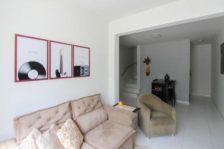 Casa de condomínio à venda com 80m², 3 quartos e 1 vagaSala