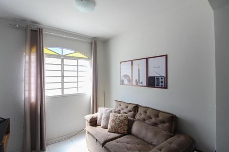 Casa de condomínio à venda com 80m², 3 quartos e 1 vagaSala