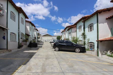 Casa de condomínio à venda com 80m², 3 quartos e 1 vagaÁrea comum