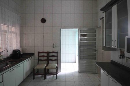 Casa para alugar com 120m², 2 quartos e 2 vagasCozinha