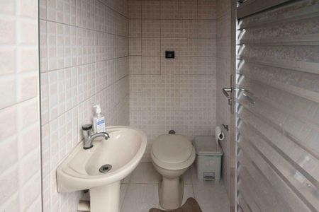 Casa para alugar com 120m², 2 quartos e 2 vagasLavabo do espaço gourmet