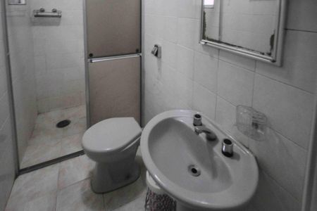 Casa para alugar com 120m², 2 quartos e 2 vagasBanheiro de Serviço