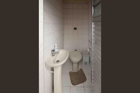 Casa para alugar com 120m², 2 quartos e 2 vagasLavabo do espaço gourmet