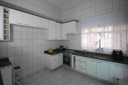 Casa para alugar com 120m², 2 quartos e 2 vagasCozinha