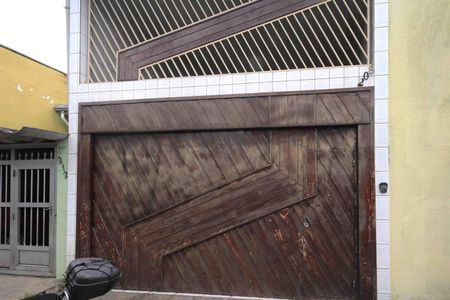 Casa para alugar com 120m², 2 quartos e 2 vagasFachada