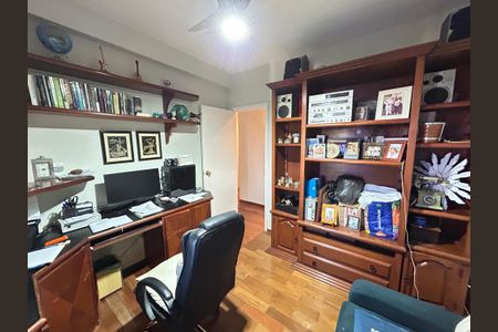 Apartamento à venda com 110m², 3 quartos e 2 vagasQuarto