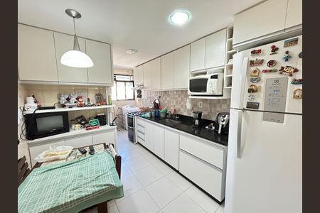 Apartamento à venda com 110m², 3 quartos e 2 vagasCozinha