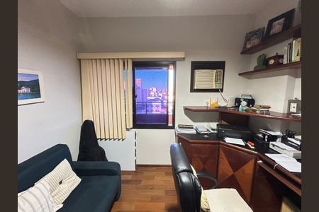 Apartamento à venda com 110m², 3 quartos e 2 vagasQuarto