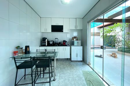 Casa à venda com 360m², 6 quartos e 6 vagasCozinha