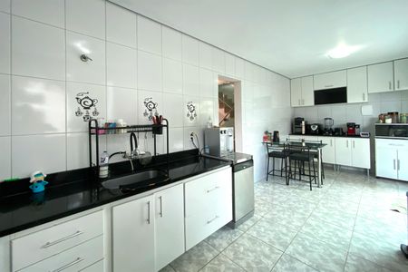 Casa à venda com 360m², 6 quartos e 6 vagasCozinha