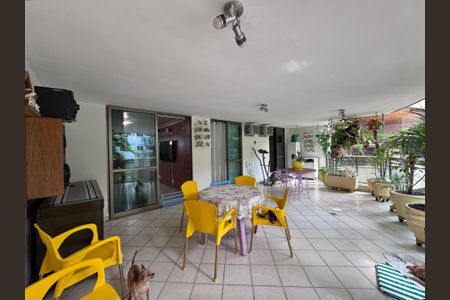 Apartamento à venda com 103m², 3 quartos e 2 vagasVaranda