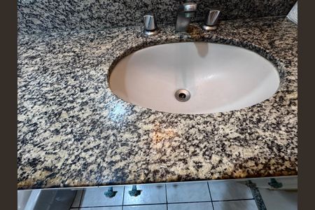 Apartamento à venda com 103m², 3 quartos e 2 vagasSuíte - Banheiro