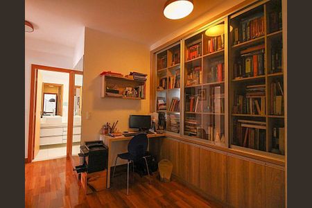 Apartamento à venda com 4 quartos, 223m² em Serra, Belo Horizonte