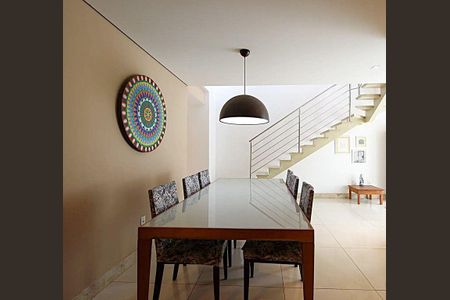 Apartamento à venda com 4 quartos, 223m² em Serra, Belo Horizonte