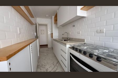 Apartamento à venda com 65m², 2 quartos e 1 vagaCozinha