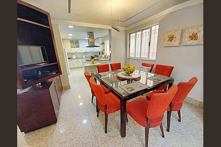 Casa à venda com 5 quartos, 500m² em Mangabeiras, Belo Horizonte