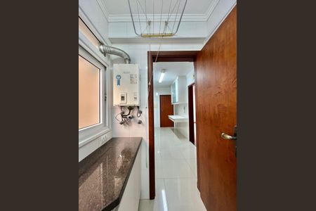 Apartamento à venda com 105m², 3 quartos e 1 vagaÁrea de Serviço