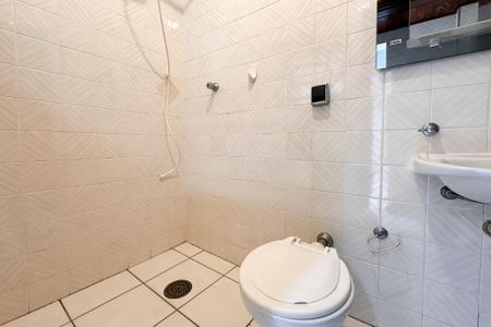 Casa para alugar com 280m², 5 quartos e 3 vagasBanheiro de serviço
