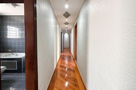 Casa para alugar com 280m², 5 quartos e 3 vagasAcesso aos Quartos