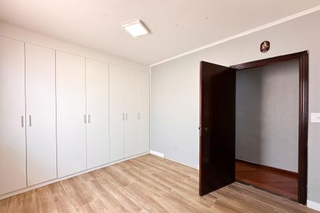 Casa para alugar com 280m², 5 quartos e 3 vagasSuíte 2