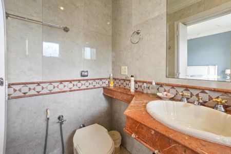 Apartamento para alugar com 320m², 2 quartos e 4 vagasbanheiro da suíte 2