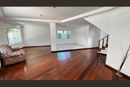 Casa à venda com 5 quartos, 333m² em Barra da Tijuca, Rio de Janeiro