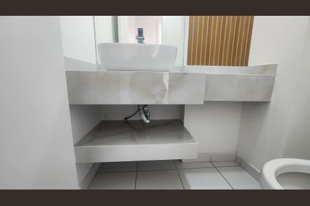 Apartamento para alugar com 82m², 3 quartos e 2 vagasBanheiro Social 