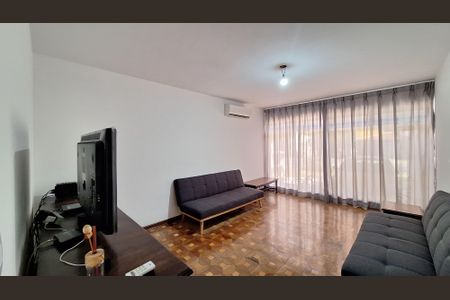 Casa à venda com 180m², 3 quartos e 2 vagas Casa à venda com 180m², 3 quartos e 2 vagasSala