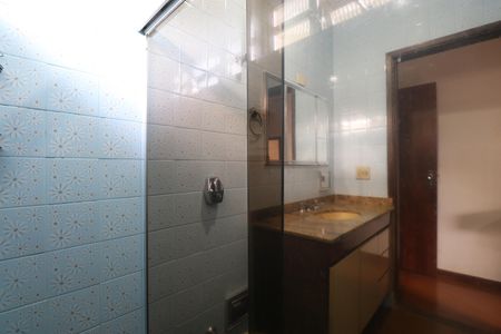 Casa à venda com 180m², 3 quartos e 2 vagasBanheiro da Suíte 1