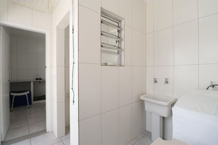 Casa à venda com 180m², 3 quartos e 2 vagasÁrea de Serviço