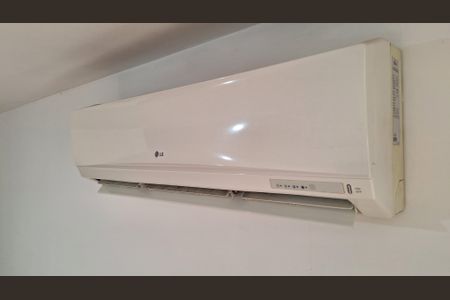 Casa à venda com 180m², 3 quartos e 2 vagas Casa à venda com 180m², 3 quartos e 2 vagasAr condicionado