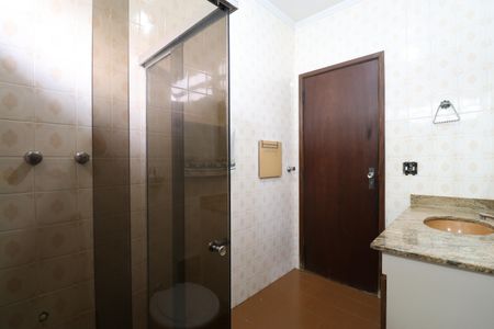 Casa à venda com 180m², 3 quartos e 2 vagasBanheiro da Suíte 2