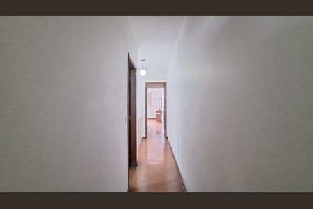 Casa à venda com 180m², 3 quartos e 2 vagas Casa à venda com 180m², 3 quartos e 2 vagasCorredor