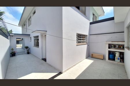 Casa à venda com 180m², 3 quartos e 2 vagas Casa à venda com 180m², 3 quartos e 2 vagasDetalhe