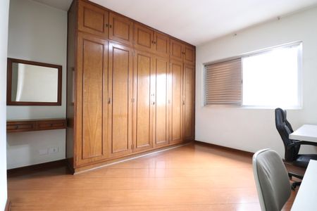 Casa à venda com 180m², 3 quartos e 2 vagasSuíte 1