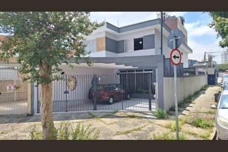 Casa à venda com 180m², 3 quartos e 2 vagas Casa à venda com 180m², 3 quartos e 2 vagasAcademia