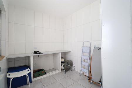 Casa à venda com 180m², 3 quartos e 2 vagasQuarto de Serviço