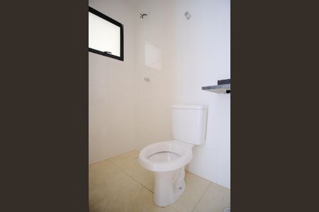 Banheiro de apartamento à venda com 1 quarto, 30m² em Vila Carrão, São Paulo