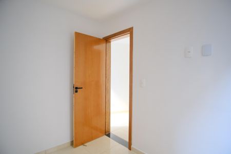 Quarto de apartamento à venda com 1 quarto, 30m² em Vila Carrão, São Paulo