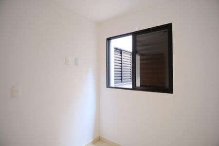 Quarto de apartamento à venda com 1 quarto, 30m² em Vila Carrão, São Paulo