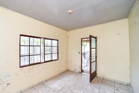 Sala de casa à venda com 2 quartos, 250m² em Sarandi, Porto Alegre