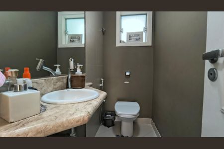Casa de condomínio à venda com 300m², 5 quartos e 3 vagas