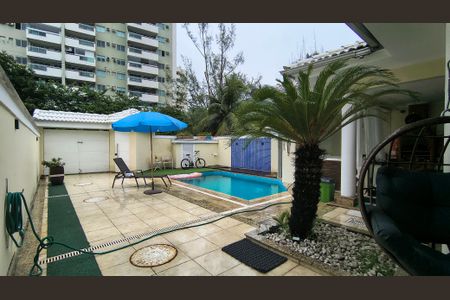 Casa de condomínio à venda com 300m², 5 quartos e 3 vagas