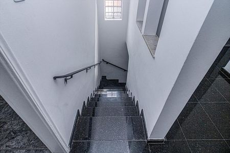 acesso para os pisos_2 de casa à venda com 3 quartos, 160m² em Vila Santo Estefano, São Paulo