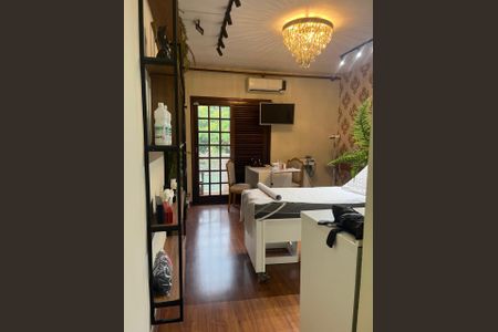 Casa para alugar com 195m², 4 quartos e 3 vagasOutros