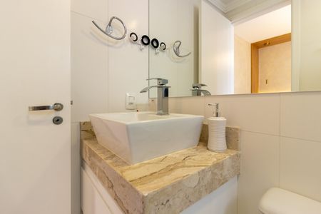 Apartamento à venda com 65m², 2 quartos e 2 vagasBanheiro da Suíte