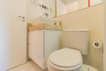 Apartamento à venda com 65m², 2 quartos e 2 vagasBanheiro da Suíte