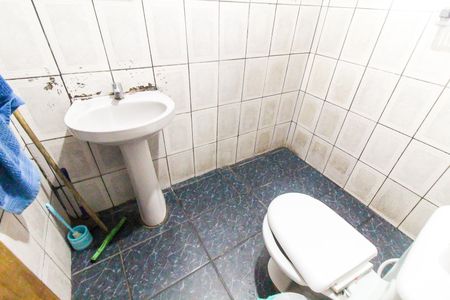 Casa à venda com 128m², 9 quartos e sem vagaBanheiro 1