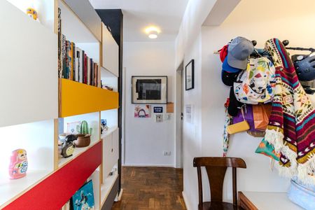 Corredor de apartamento à venda com 2 quartos, 123m² em Vila Buarque, São Paulo