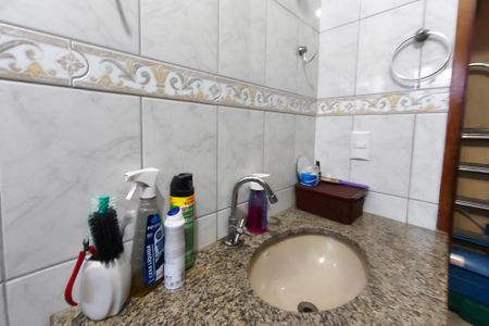 Casa à venda com 177m², 3 quartos e 4 vagasBanheiro Social